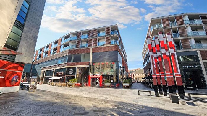 3 Bedroom Apartment For Sale In Highcross Lane, Leicester, LE1