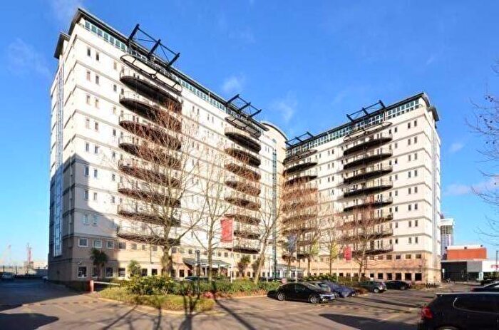 2 Bedroom Flat For Sale In High Street, London, E15