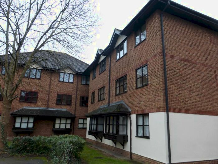 2 Bedroom Flat To Rent In Osbourne Road, Dartford, Kent, DA2