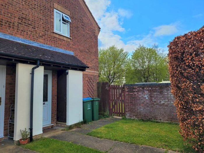 1 Bedroom Property To Rent In Anton Way, Aylesbury, HP21