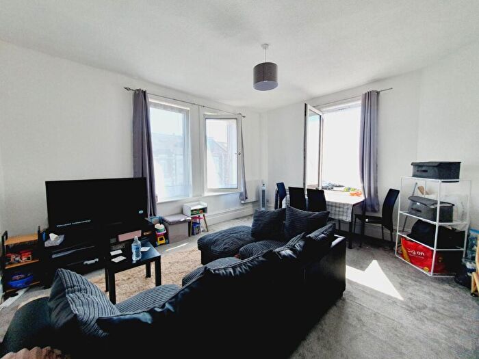 1 Bedroom Flat To Rent In Chichester Road, Portsmouth, Hampshire, PO2