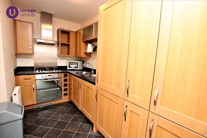 2 Bedroom Flat To Rent In Colonsay Close, Granton, Edinburgh, EH5