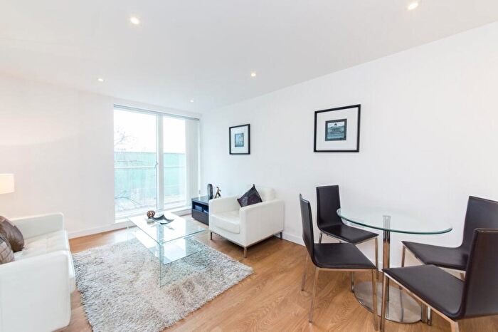 1 Bedroom Flat For Sale In Ceram Court, Caspian Wharf, Seven Sea Gardens, Bow, London, E3