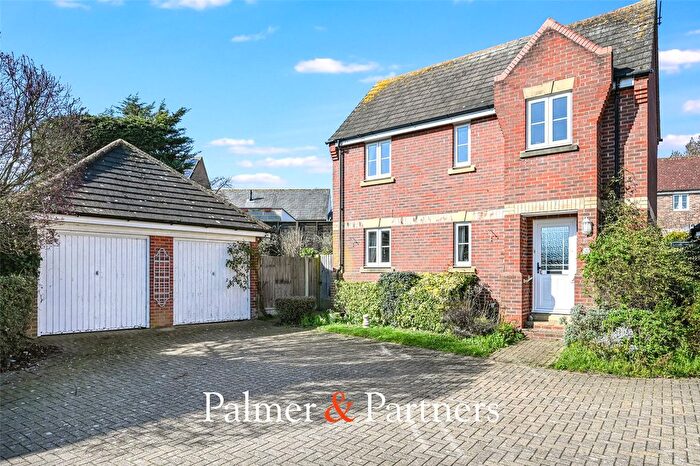 3 Bedroom Detached House For Sale In Stanley Rise, Chelmer Village, Chelmsford, Essex, CM2