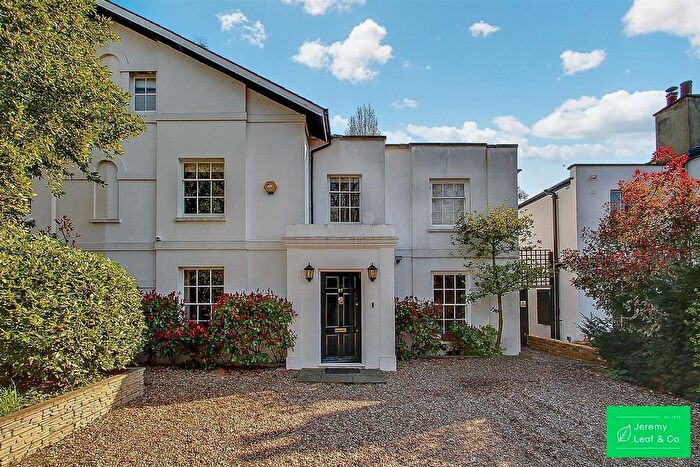 5 Bedroom Property For Sale In Fortis Green, London, N2