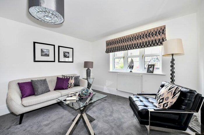 2 Bedroom Flat To Rent In Upper Elmers End Road, Beckenham, BR3