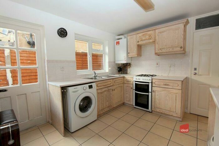 2 Bedroom Flat To Rent In Skeffington Road, East Ham, E6