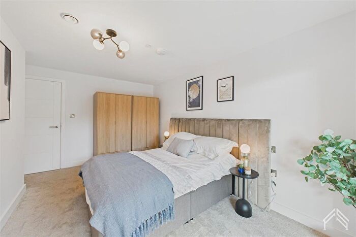 1 Bedroom Flat To Rent In Redford Way, Uxbridge, UB8