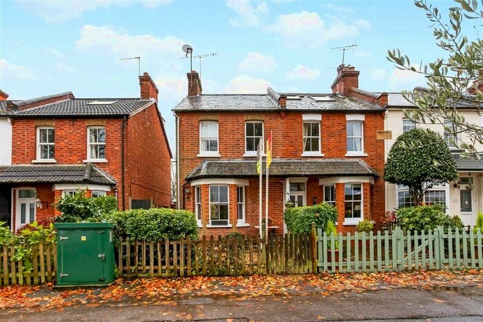 2 Bedroom End Of Terrace House To Rent In Course Road, SL5