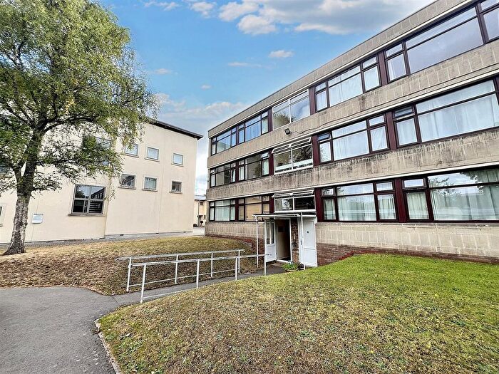 2 Bedroom Flat For Sale In Midford Road, Bath, BA2