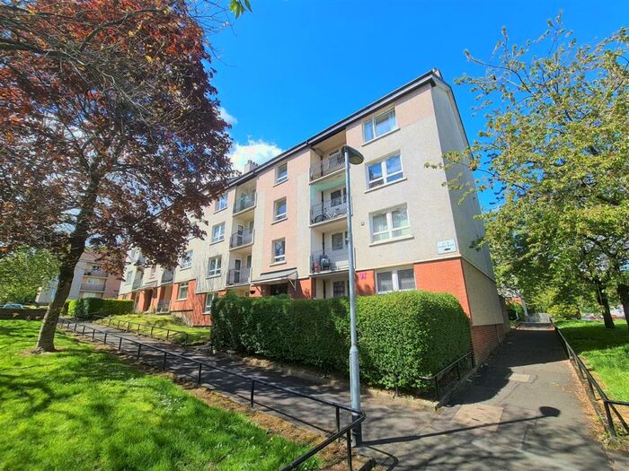 2 Bedroom Apartment To Rent In Cadder Grove, Lambhill, Glasgow, G20