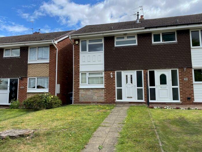 3 Bedroom Semi-Detached House To Rent In Elmhurst Drive, Kingswinford, DY6