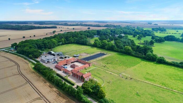 5 Bedroom Farm For Sale In Winestead, Hull, HU12