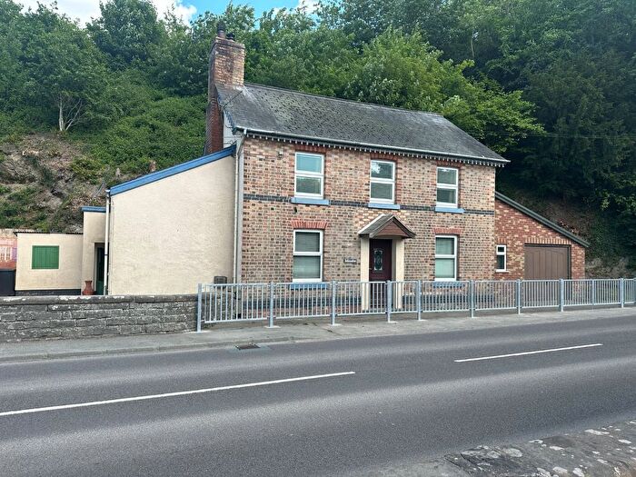 4 Bedroom Detached House For Sale In Llandinam, Powys, SY17