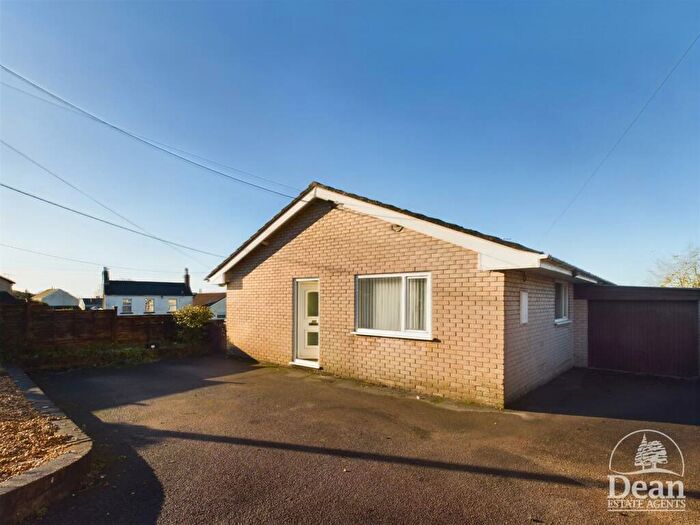 2 Bedroom Detached Bungalow For Sale In Woodside Street, Cinderford, GL14