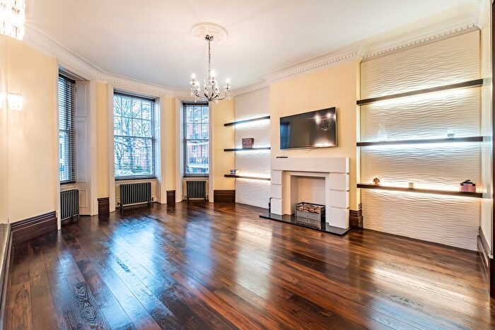 4 Bedroom Flat To Rent In Marloes Road, London, W8