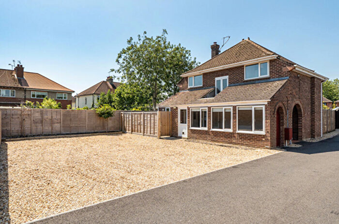 3 Bedroom Detached House For Sale In Winchester Road, Romsey, SO51