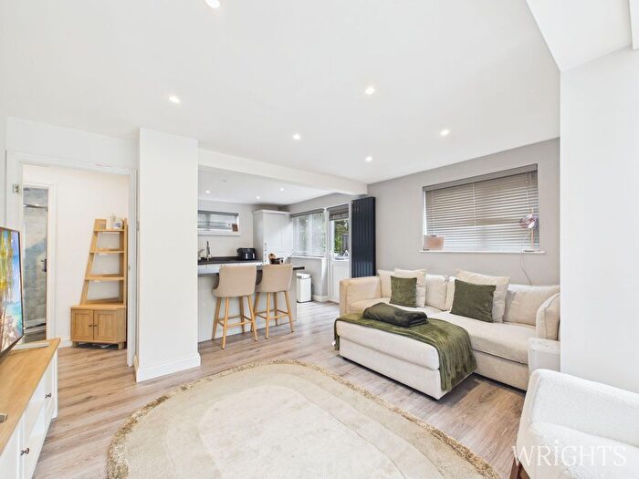 2 Bedroom Detached House For Sale In Cloverfield, Welwyn Garden City, AL7