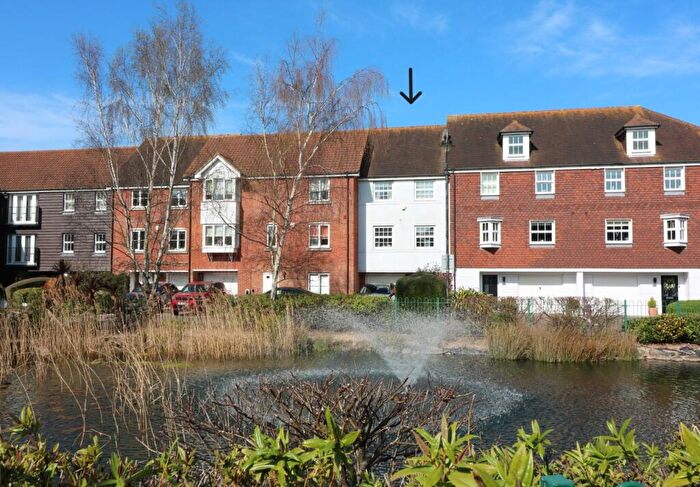 4 Bedroom Terraced House For Sale In Willowbank, Sandwich, Kent, CT13