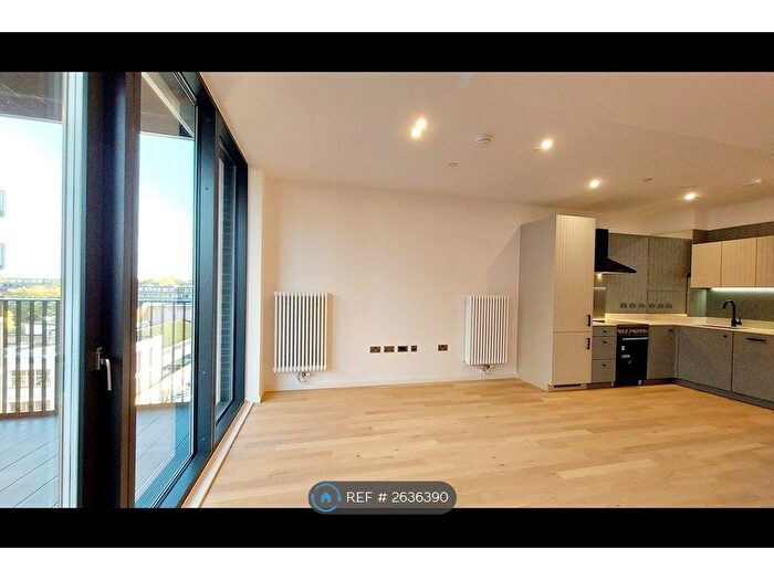 1 Bedroom Flat To Rent In West Bradbury Yard, Brentford, TW8