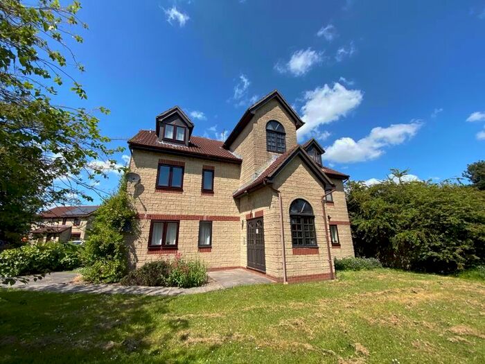 1 Bedroom Flat To Rent In Paddock Close, Bradley Stoke, Bristol, BS32