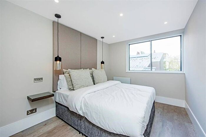 2 Bedroom Flat To Rent In Grosvenor Road, Pimlico, London, SW1V