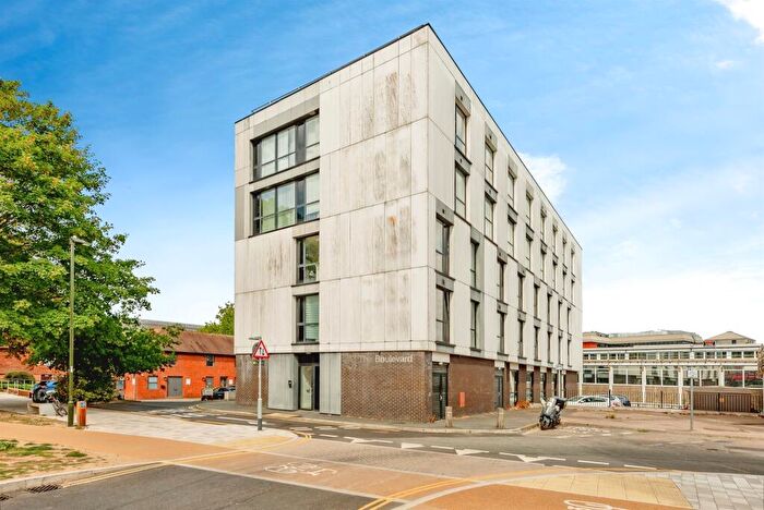 2 Bedroom Apartment For Sale In The Boulevard, Crawley, RH10