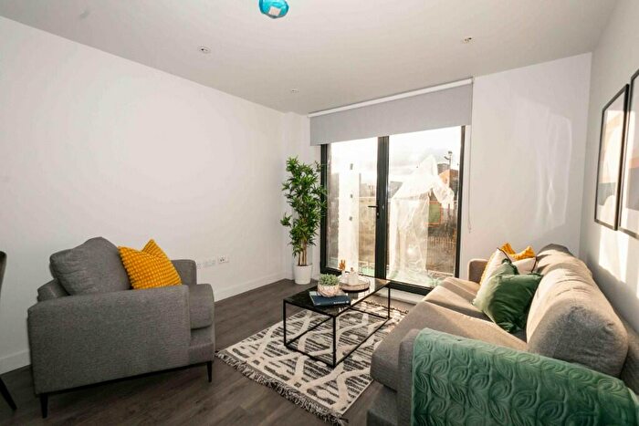 2 Bedroom Apartment To Rent In Cross Lane, Manchester, Greater Manchester, M5