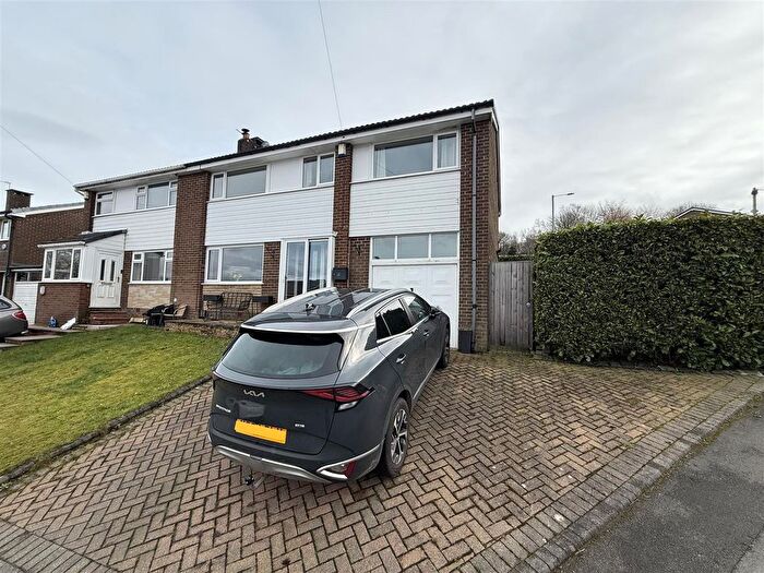 4 Bedroom Semi Detached House For Sale In Laurel Bank, Stalybridge, SK15