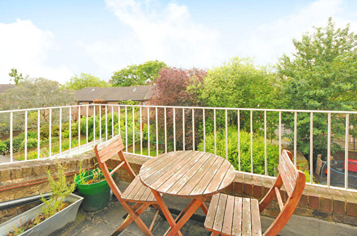 1 Bedroom Flat To Rent In Hargrave Road, Archway, N19