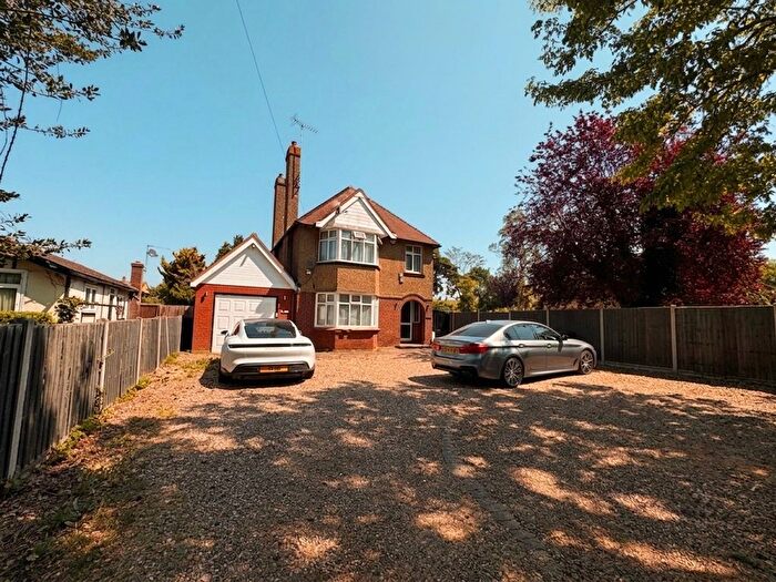 7 Bedroom Detached House To Rent In Old Bath Road, Colnbrook, SL3