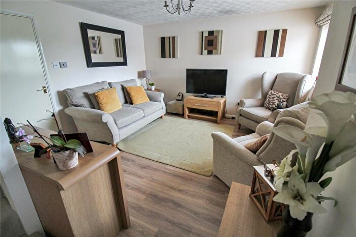 3 Bedroom End Of Terrace House For Sale In Gamekeepers Close, Swindon, Wiltshire, SN25