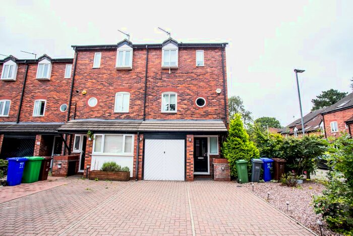 3 Bedroom End Of Terrace House To Rent In Adamson Gardens, Tq, M20