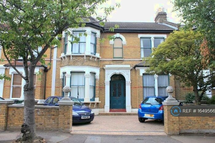 5 Bedroom Detached House To Rent In Forest Drive East, London, E11