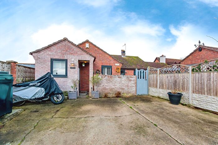 4 Bedroom Bungalow For Sale In The Green, Mareham-Le-Fen, Boston, Lincolnshire, PE22