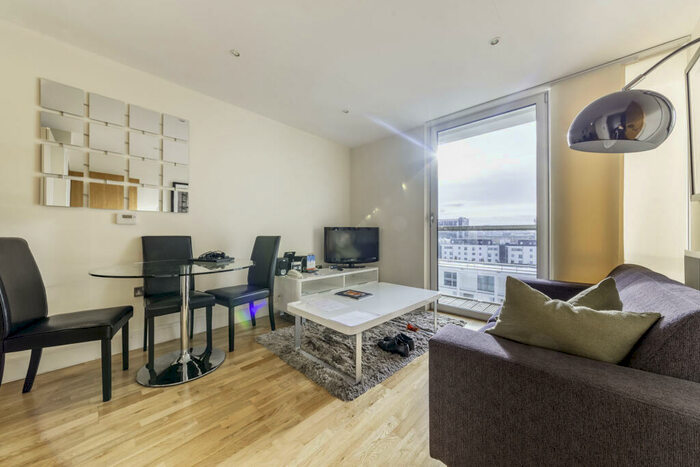 1 Bedroom Apartment To Rent In Lanterns Way, London, E14