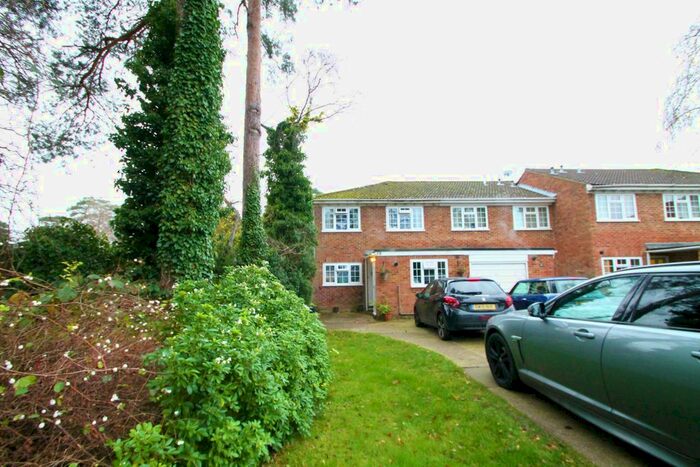 3 Bedroom End Of Terrace House To Rent In Radical Ride, Finchampstead, Wokingham RG40