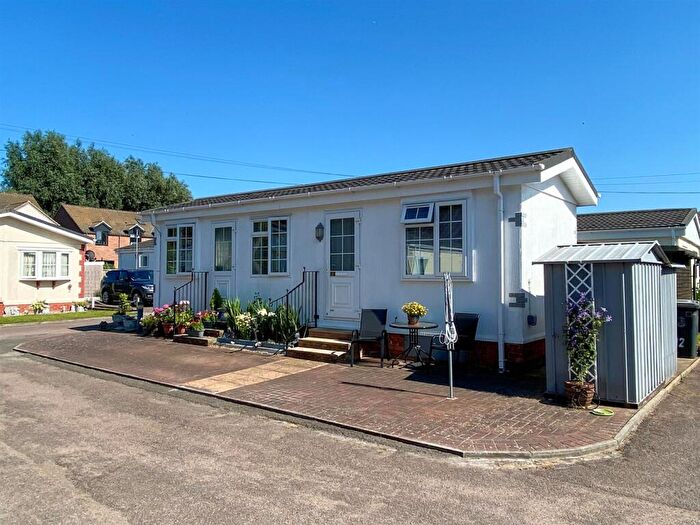 1 Bedroom Park Home For Sale In Beverly Court, Gorleston, Great Yarmouth, NR31