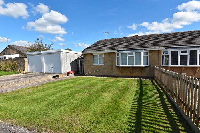 2 Bedroom Semi-Detached Bungalow For Sale In Cordery Gardens, Gillingham, SP8