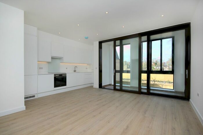 2 Bedroom Flat To Rent In Inglis Road, London, W5