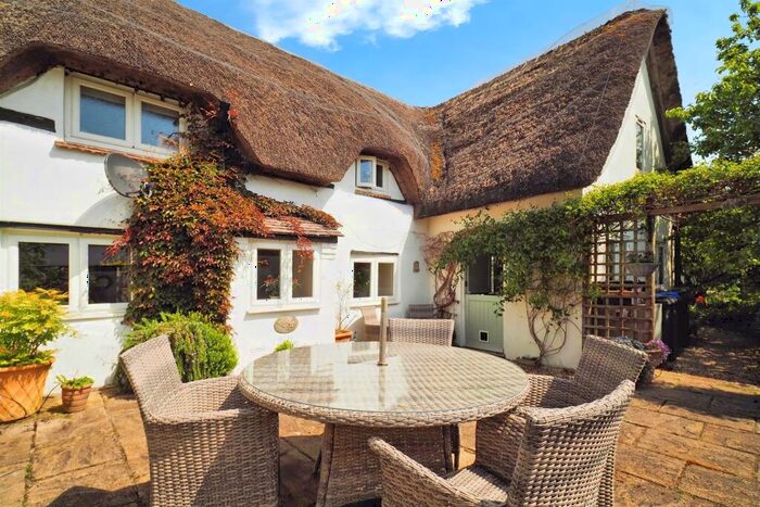 4 Bedroom Character Property For Sale In Tanners Lane, Shrewton, Salisbury, SP3