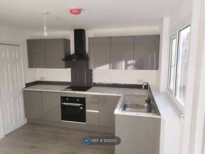 3 Bedroom Terraced House To Rent In Morland Road, Sheffield, S14