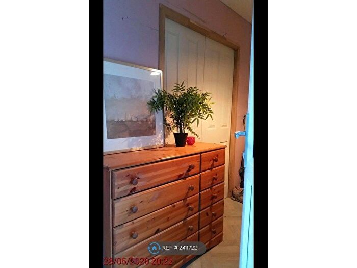 1 Bedroom Flat To Rent In Penton Place, London, SE17