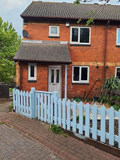 3 Bedroom Semi-Detached House To Rent In Badger Close, Sheffield, S13