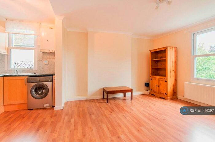 1 Bedroom Flat To Rent In Okehampton Road, London, NW10
