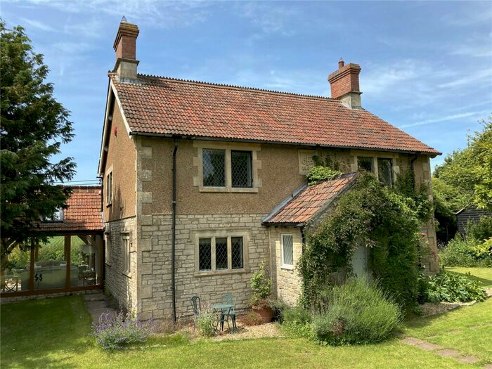 4 Bedroom Detached House For Sale In Calne, SN11