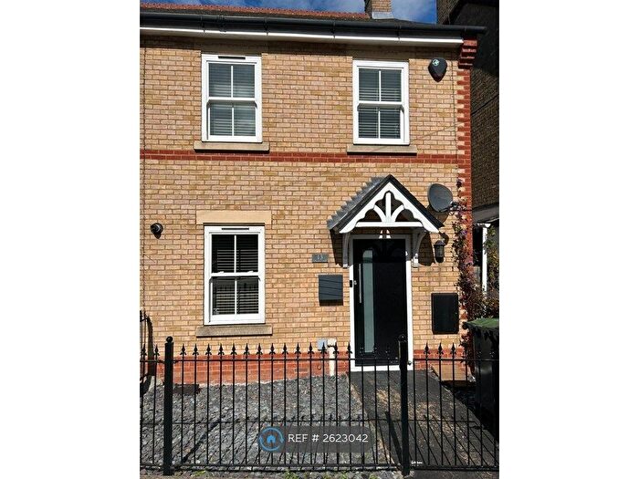 3 Bedroom Semi-Detached House To Rent In Olivers Court, Shefford, SG17
