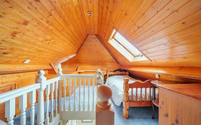 3 Bedroom Semi-Detached House To Rent In Middleton Drive, Pinner, HA5