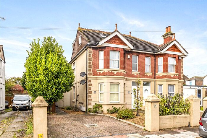 2 Bedroom Flat For Sale In Franklin Road, Salvington, Worthing, West Sussex, BN13