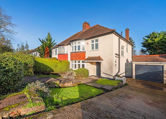 4 Bedroom Semi Detached House For Sale In Park Avenue, Bromley, BR1